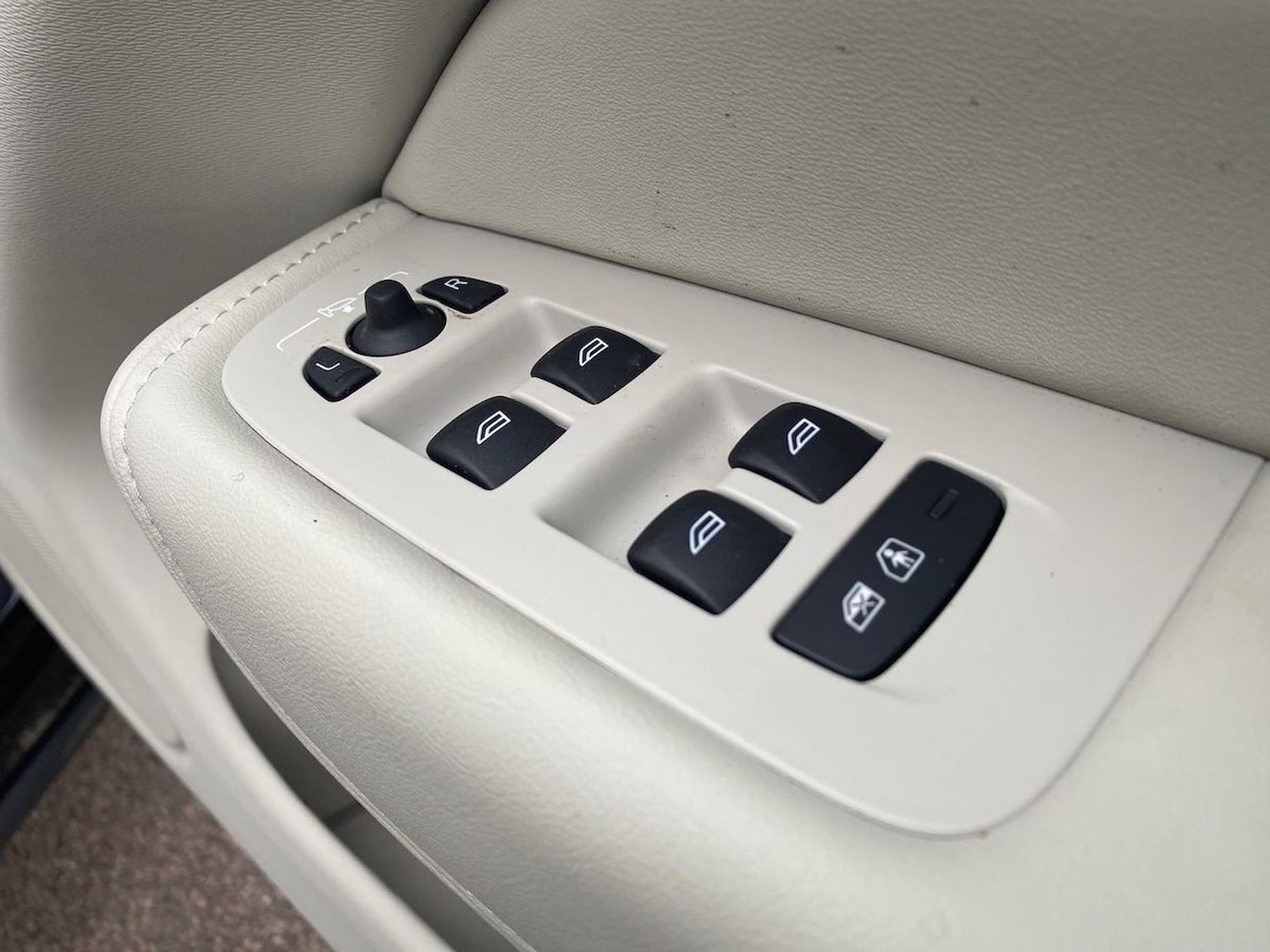 Used Volvo XC60 2025 for sale - 77901618: Photo 21