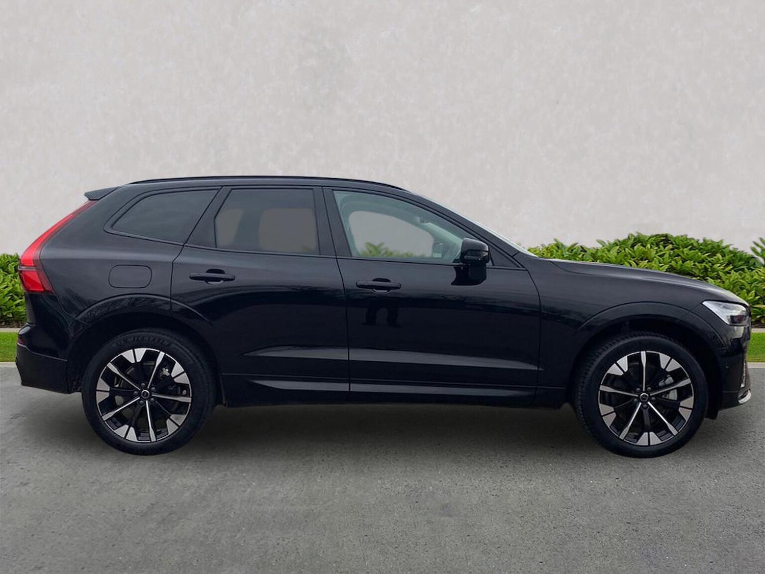 Used Volvo XC60 2025 for sale - 77901618: Photo 3