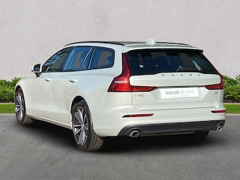 Used Volvo V60 2022 for sale - 75587320: Photo