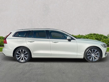 Used Volvo V60 2022 for sale - 75587320: Photo