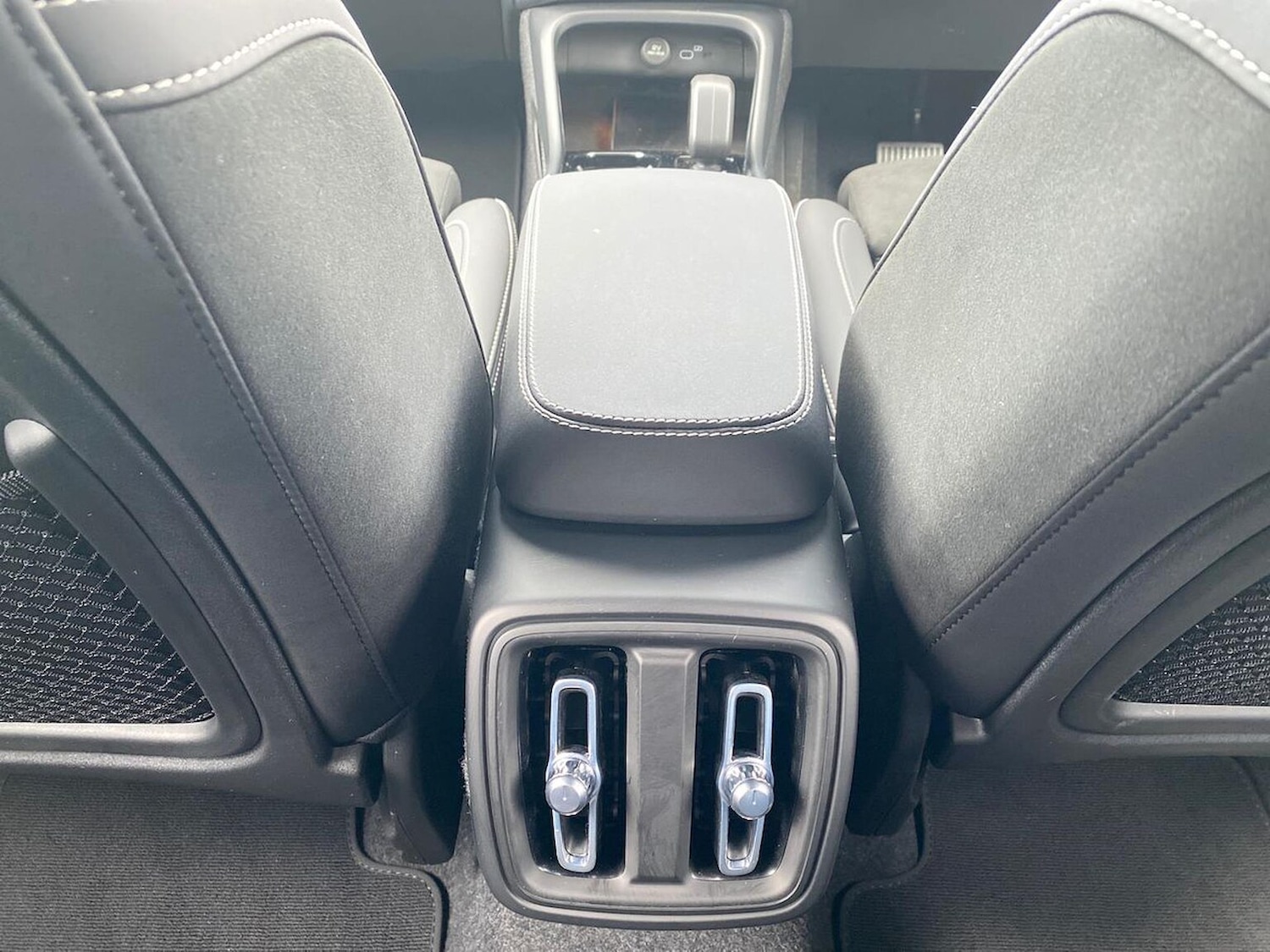 Used Volvo XC40 2025 for sale - 76091063: Photo 11