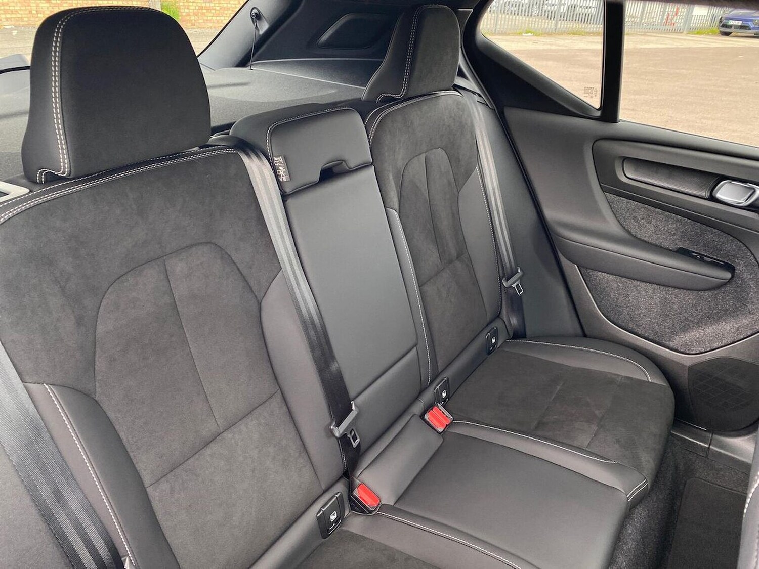Used Volvo XC40 2025 for sale - 76091063: Photo 15