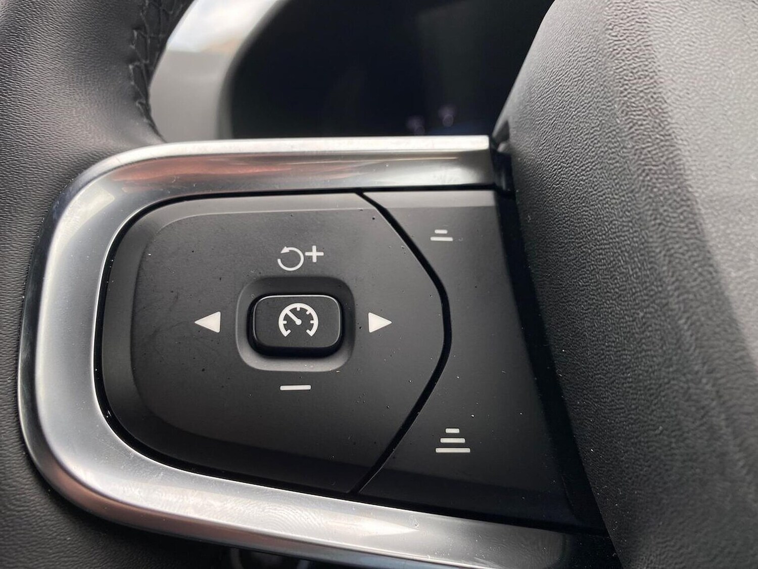 Used Volvo XC40 2025 for sale - 76091063: Photo 26