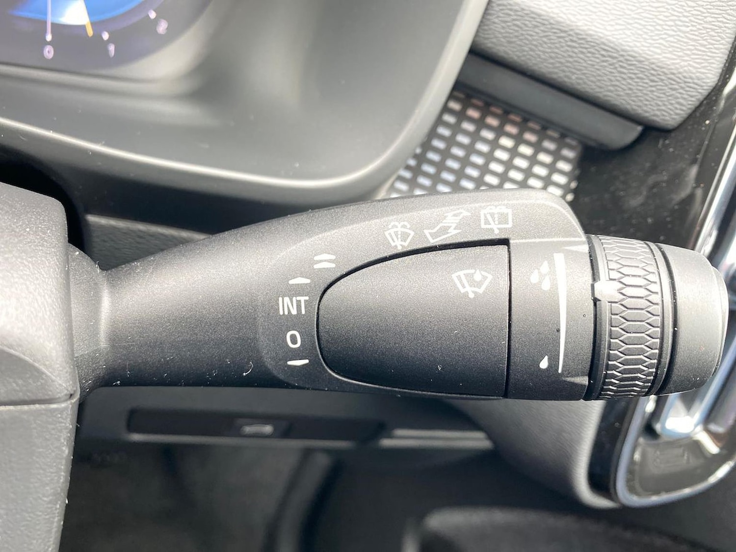 Used Volvo XC40 2025 for sale - 76091063: Photo 27