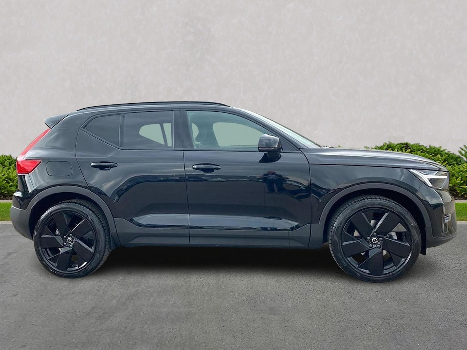 Used Volvo XC40 2025 for sale - 76091063: Photo 3
