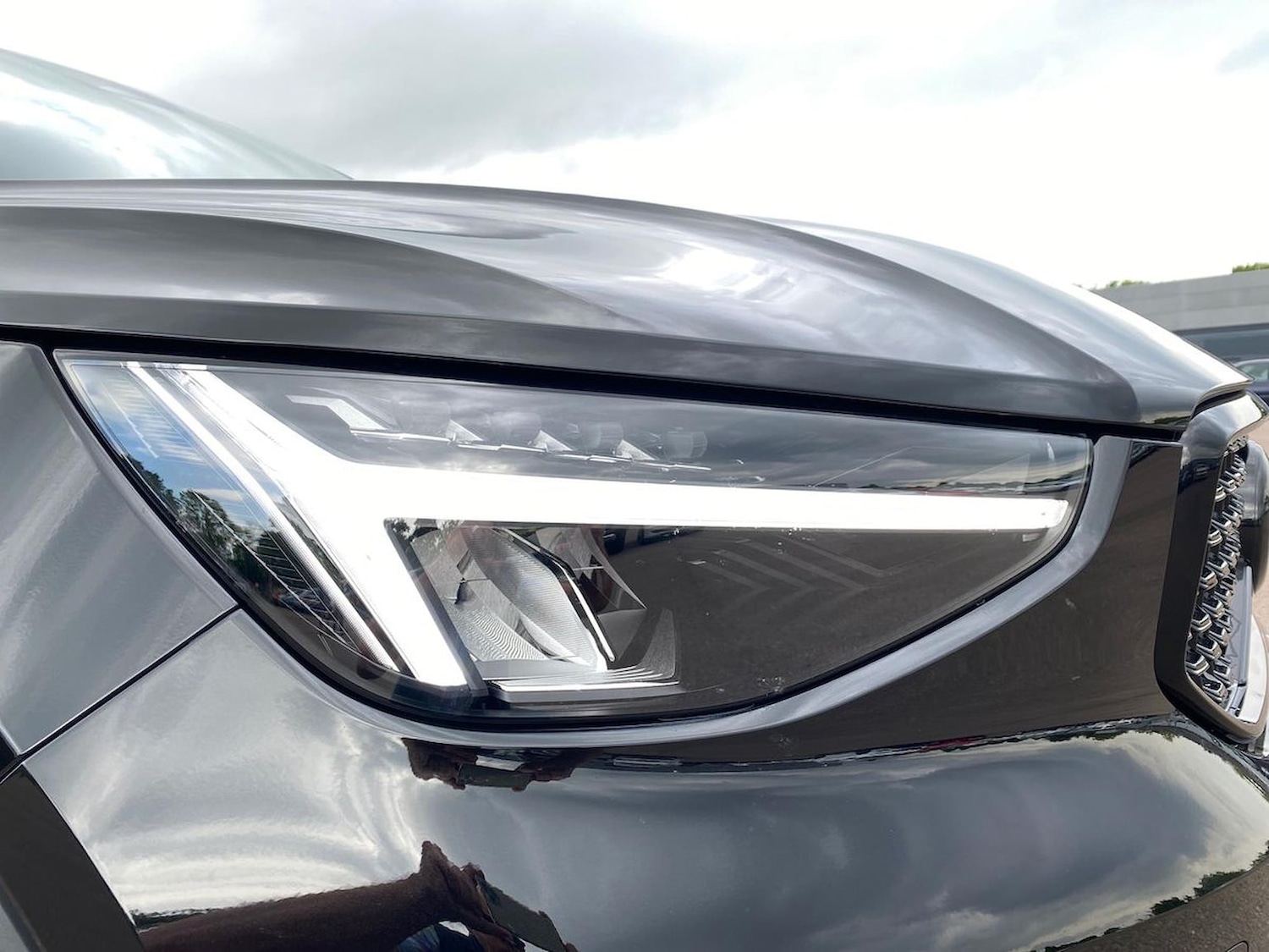 Used Volvo XC40 2025 for sale - 76091063: Photo 30