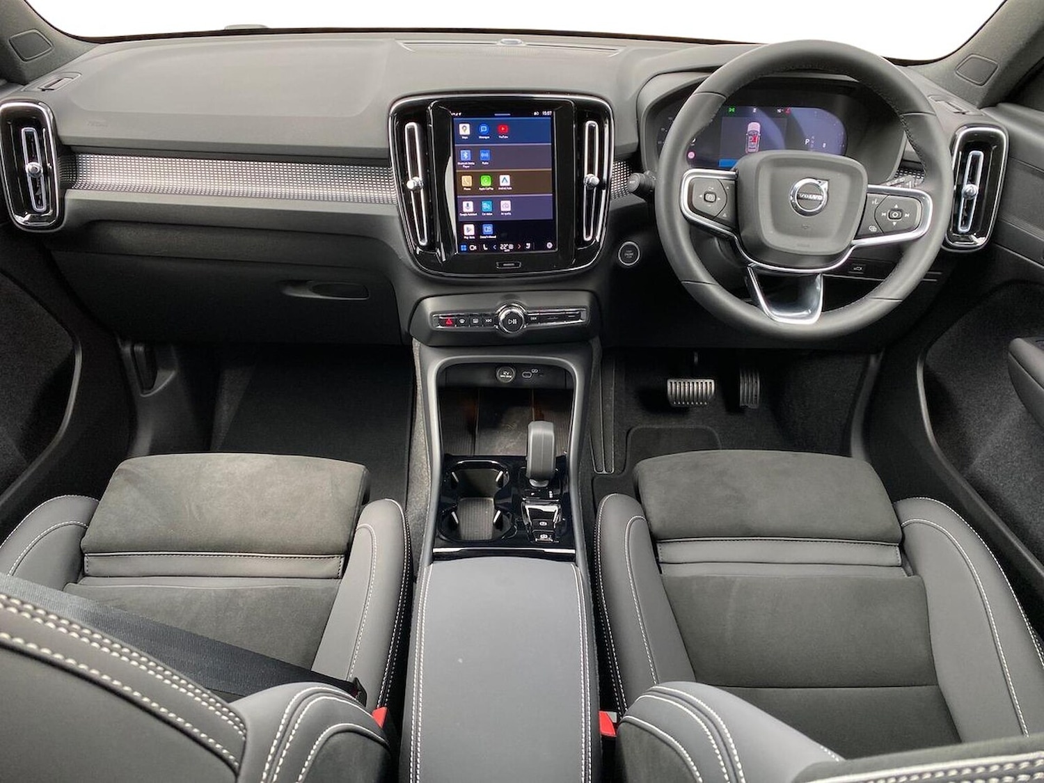 Used Volvo XC40 2025 for sale - 76091063: Photo 8