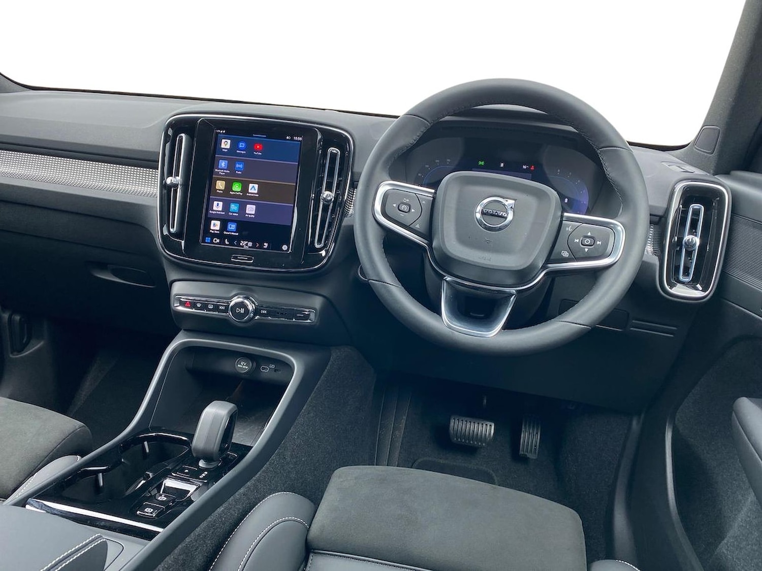 Used Volvo XC40 2025 for sale - 76091063: Photo 9