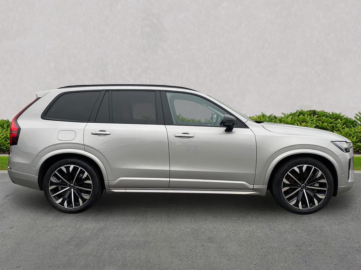 Used Volvo XC90 2025 for sale - 77802101: Photo 3