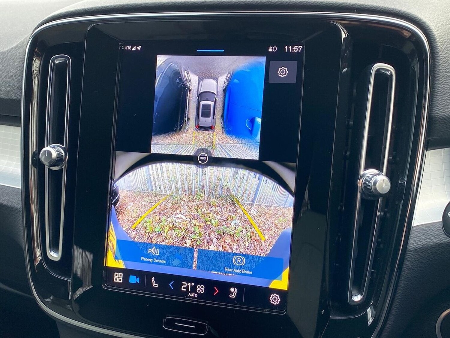 Used Volvo XC40 2024 for sale - 76543045: Photo 25