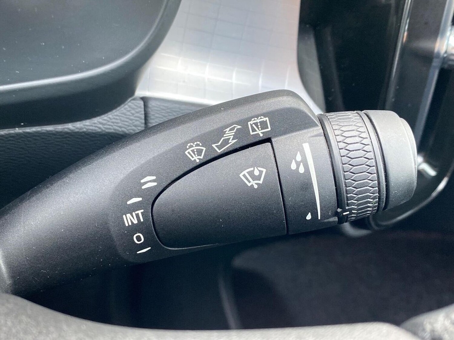 Used Volvo XC40 2024 for sale - 76543045: Photo 30