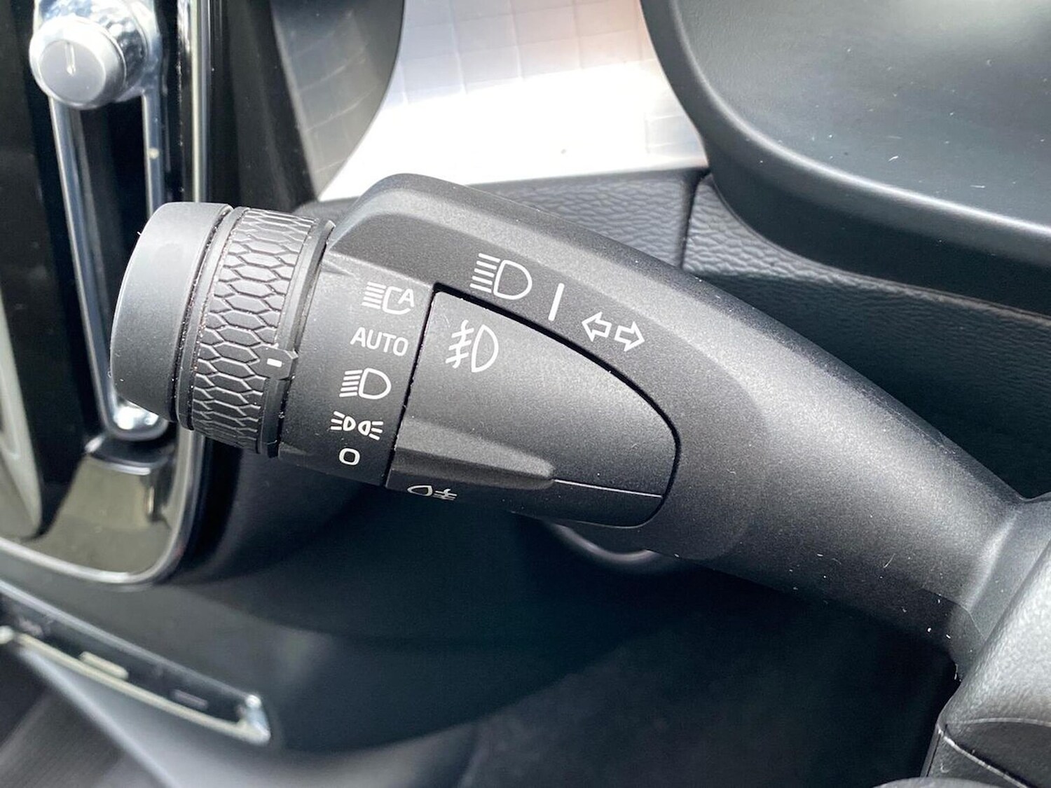 Used Volvo XC40 2024 for sale - 76543045: Photo 31