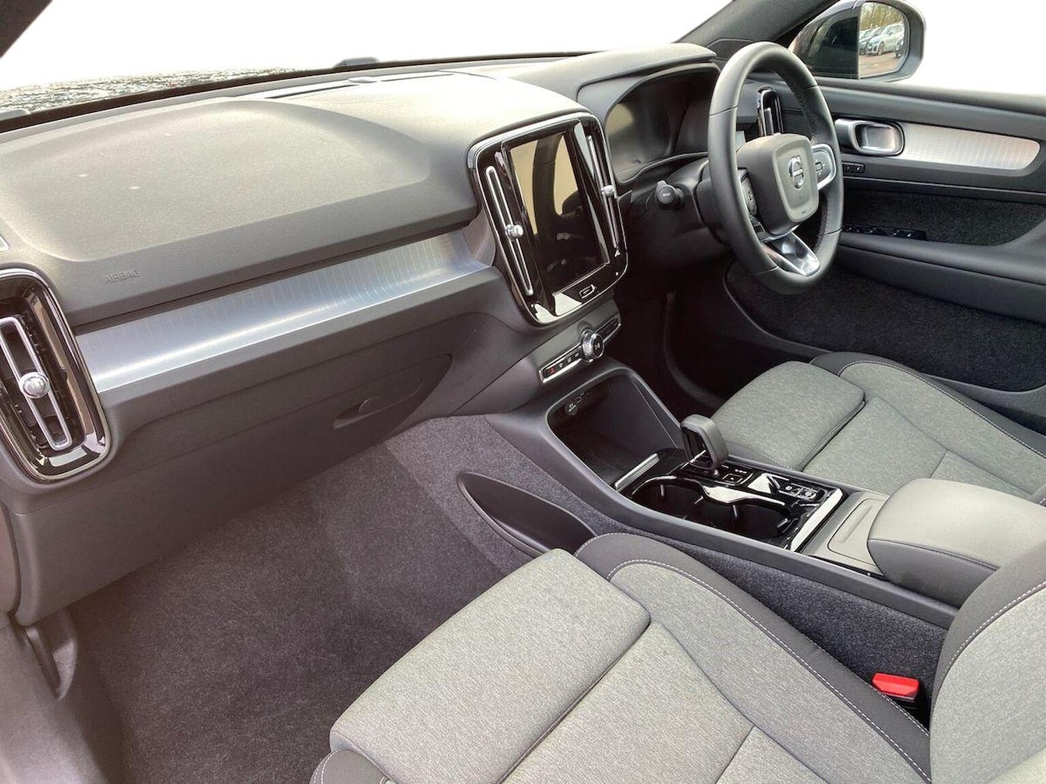 Used Volvo XC40 2024 for sale - 76543045: Photo 9