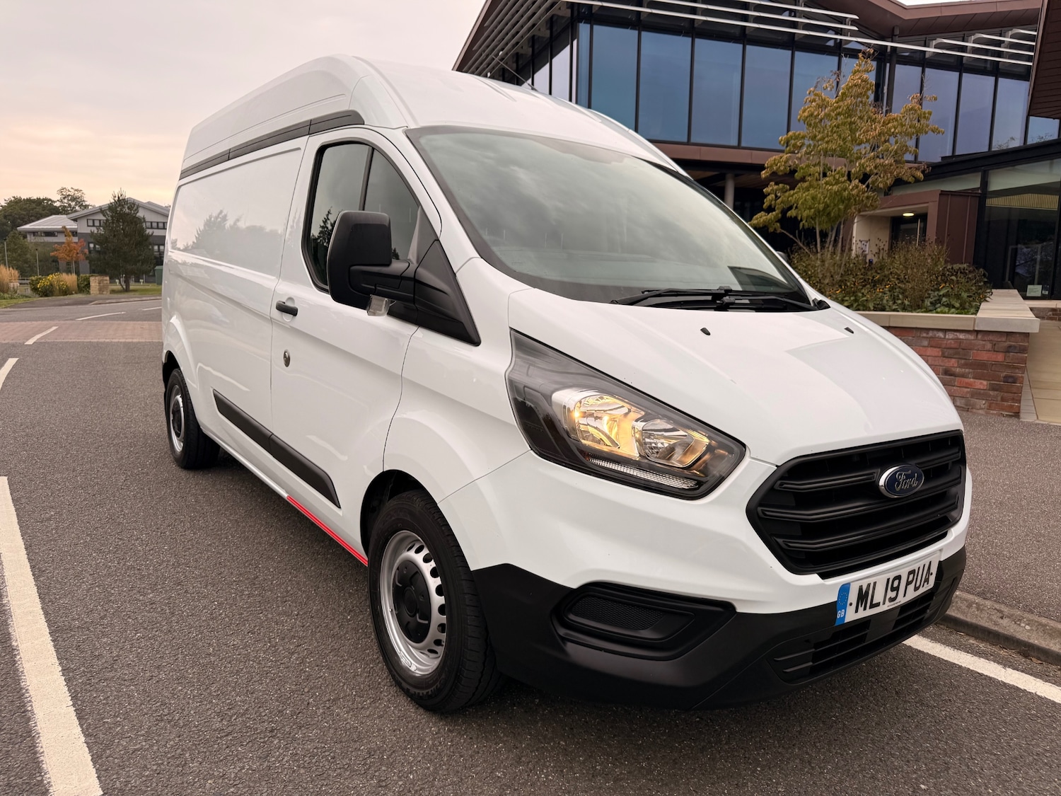 Used Ford Transit Custom 2019 for sale - 76088664: Photo 1
