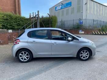 Used Peugeot 208 2013 for sale - 75062963: Photo