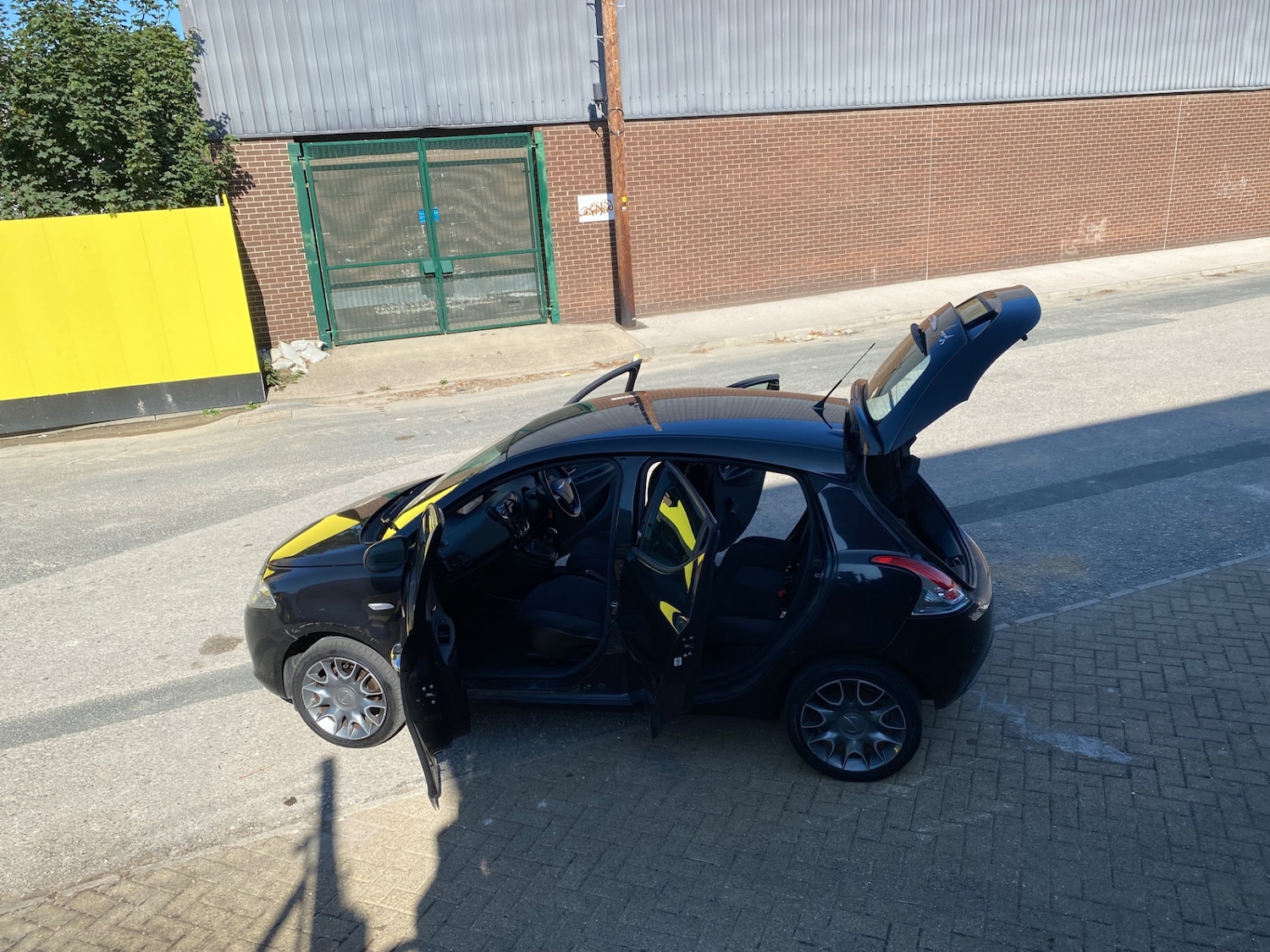 Vehicle 28