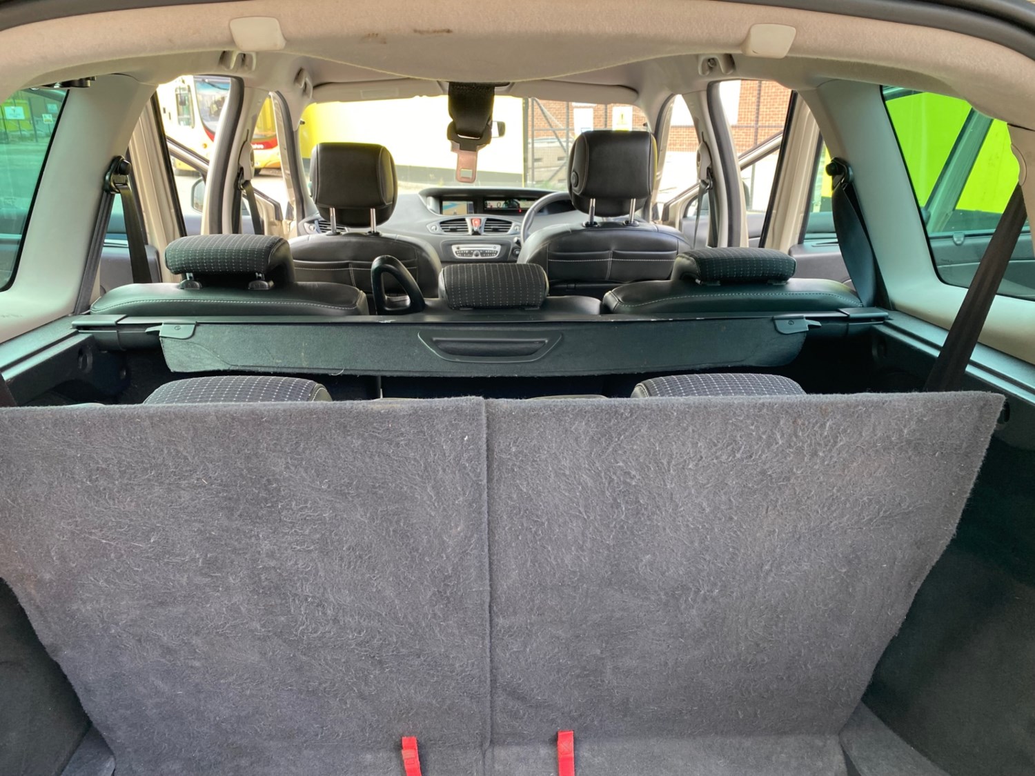 Renault Grand Scenic 2011 (11) - 1.5 dCi 110 Dynamique TomTom 5dr - Image 14