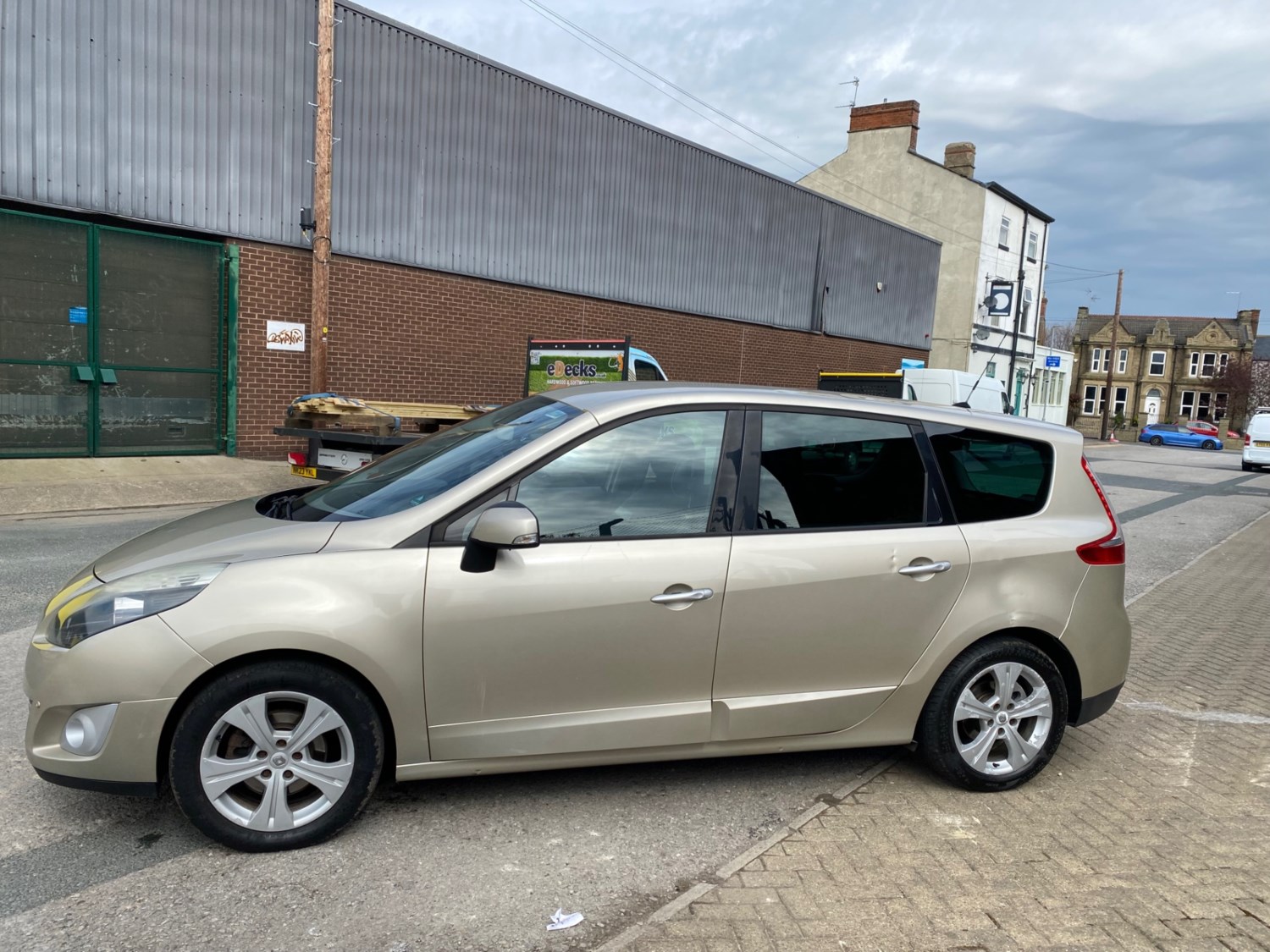 Renault Grand Scenic 2011 (11) - 1.5 dCi 110 Dynamique TomTom 5dr - Image 19