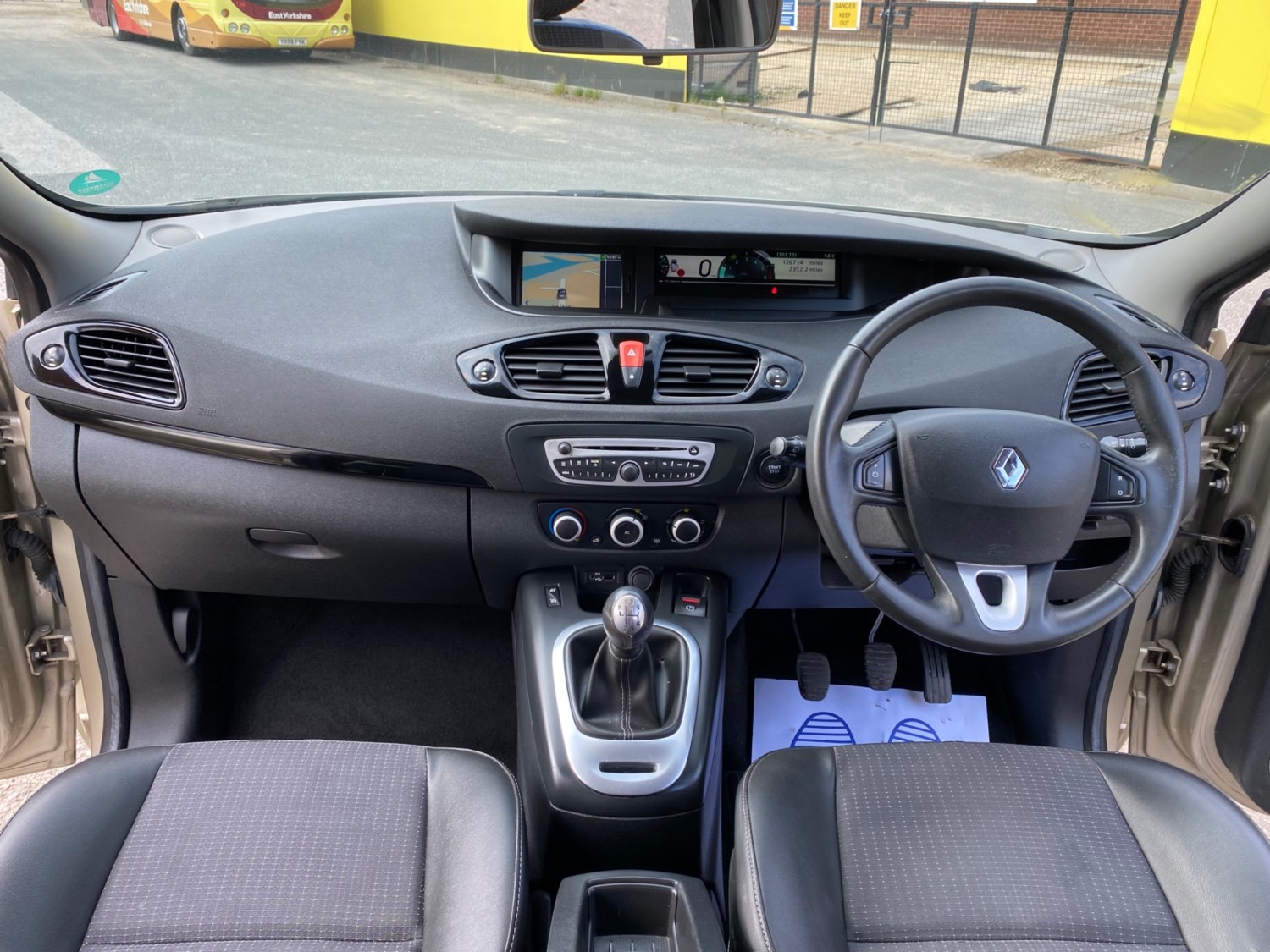 Renault Grand Scenic 2011 (11) - 1.5 dCi 110 Dynamique TomTom 5dr - Image 21
