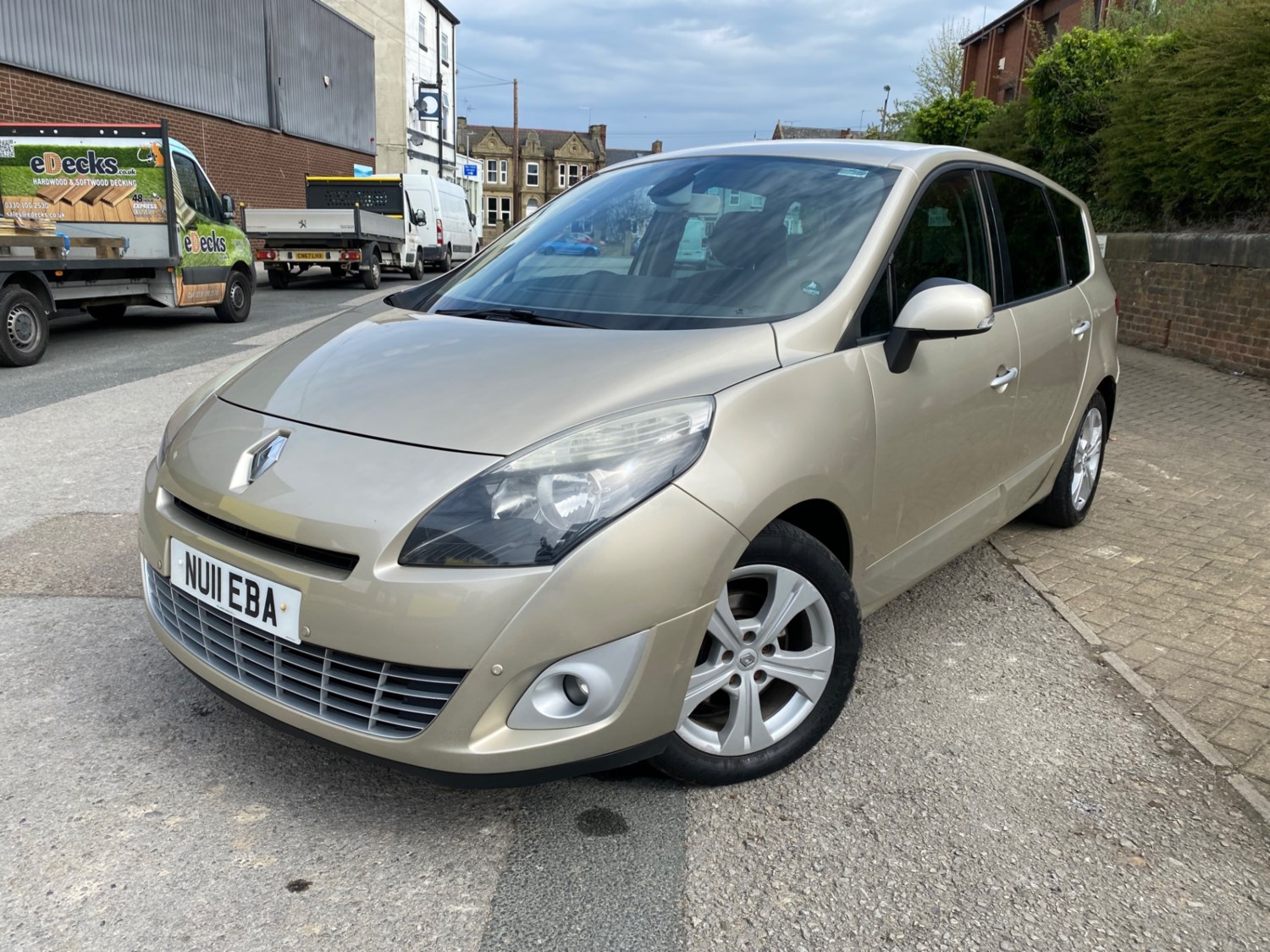 Renault Grand Scenic 2011 (11) - 1.5 dCi 110 Dynamique TomTom 5dr - Image 30