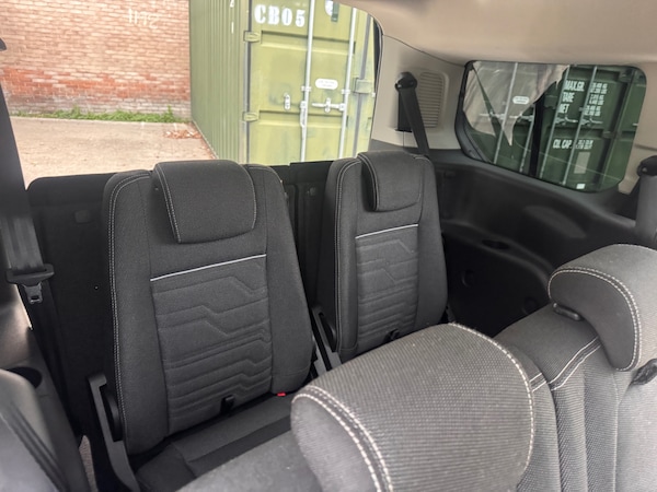 Used Ford Grand Tourneo Connect 2016 for sale - 76304580: Photo 13