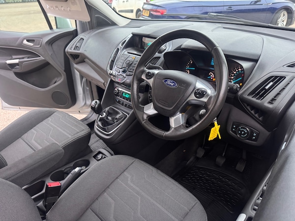 Used Ford Grand Tourneo Connect 2016 for sale - 76304580: Photo 14