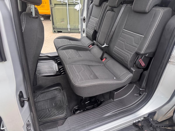 Used Ford Grand Tourneo Connect 2016 for sale - 76304580: Photo 18