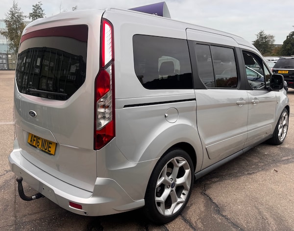 Used Ford Grand Tourneo Connect 2016 for sale - 76304580: Photo 7