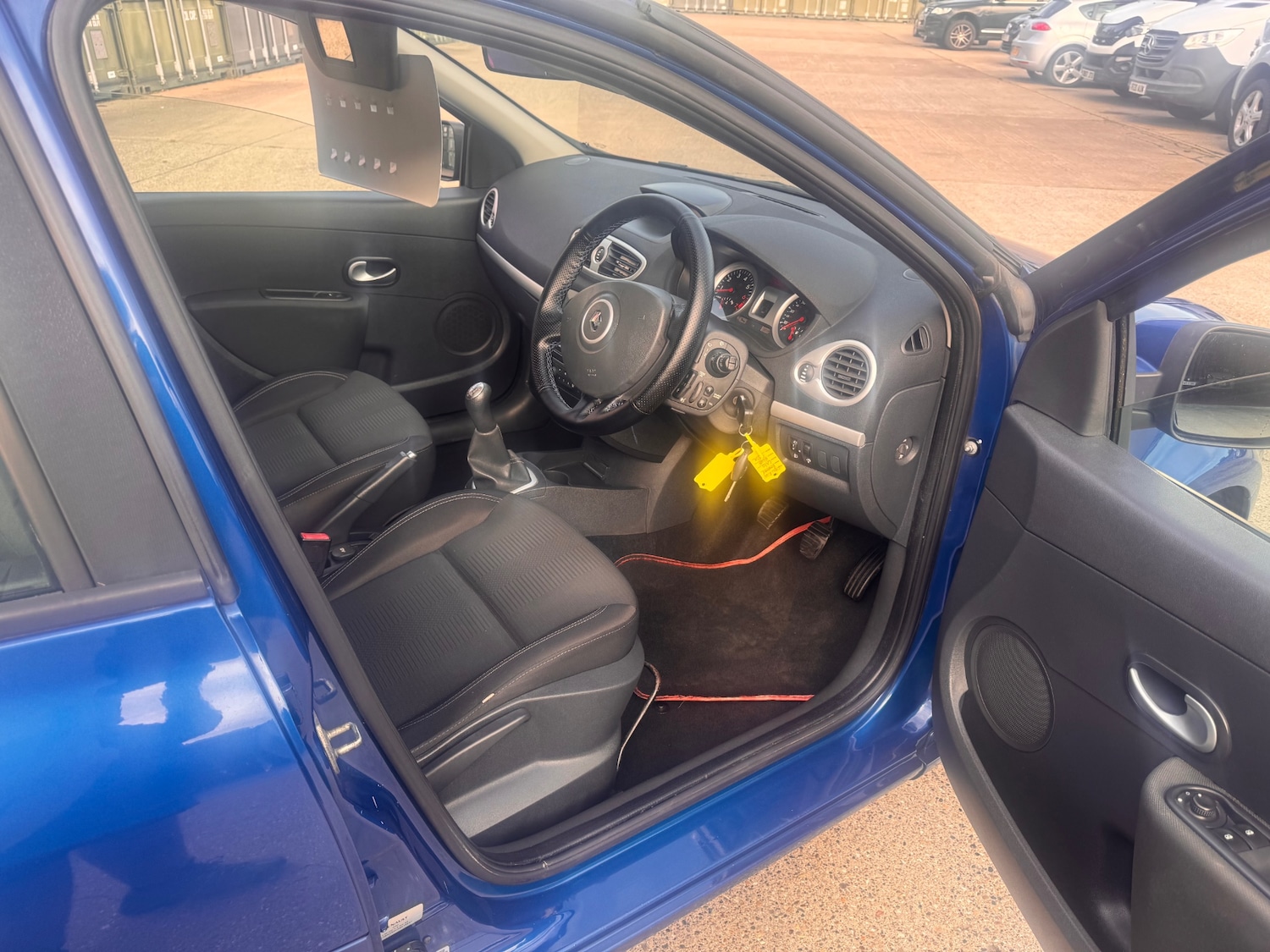 Used Renault Clio 2011 for sale - 76218762: Photo 12