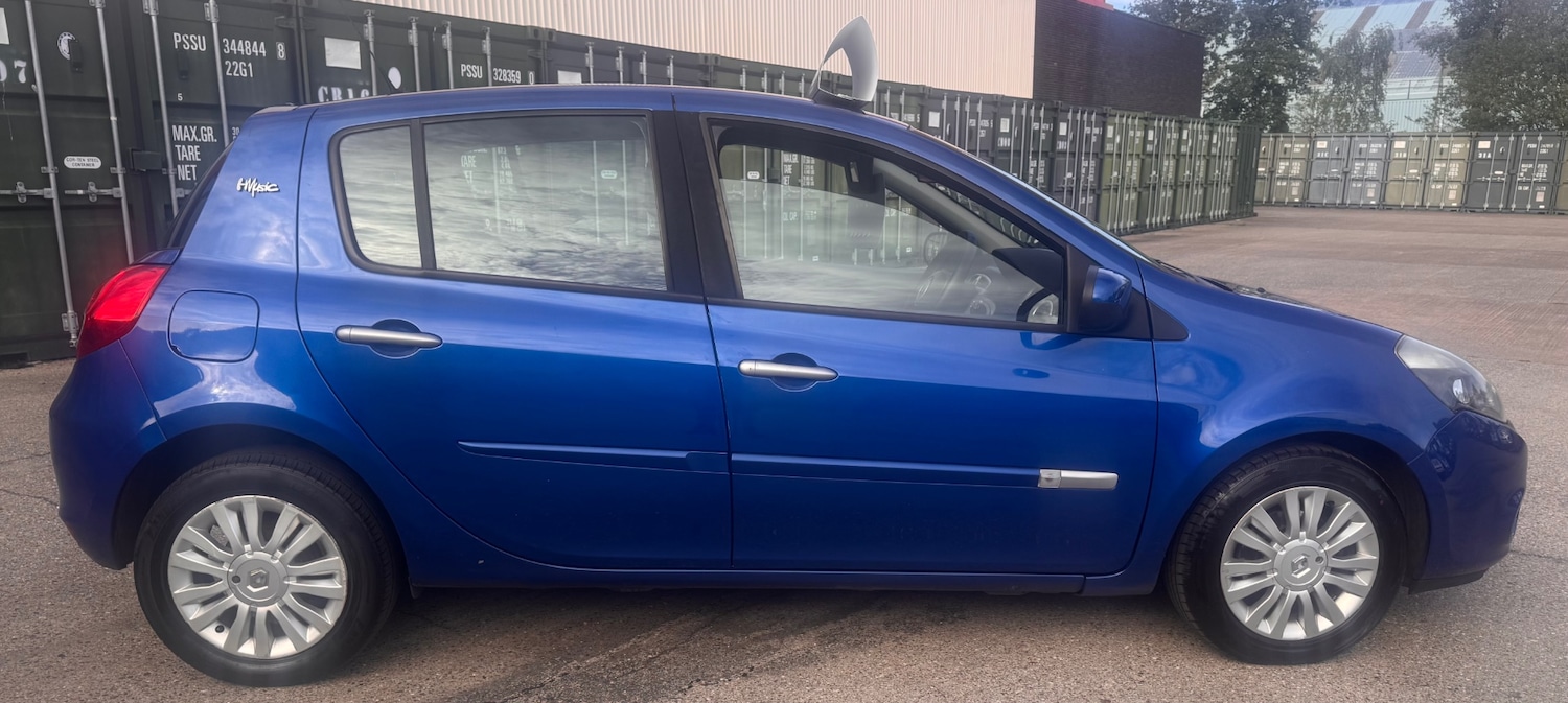 Used Renault Clio 2011 for sale - 76218762: Photo 8