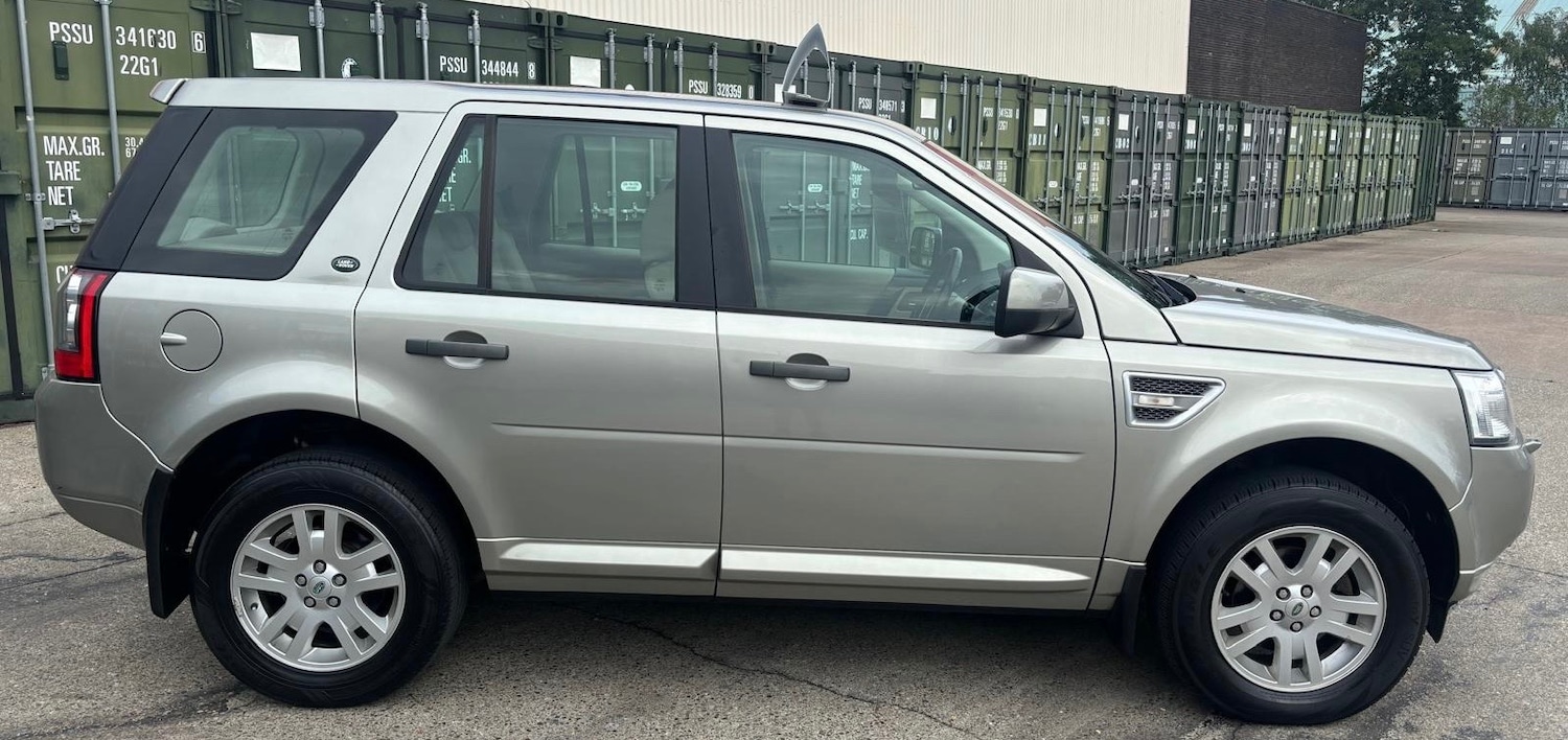 Used Land Rover Freelander 2011 for sale - 76391405: Photo 2