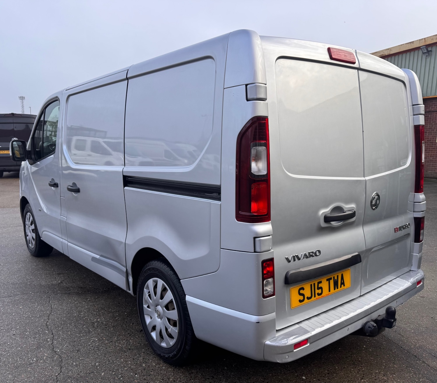 Used Vauxhall Vivaro 2015 for sale - 77354082: Photo 4