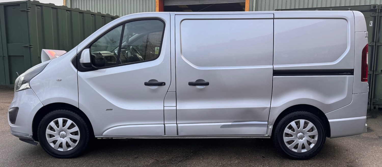 Used Vauxhall Vivaro 2015 for sale - 77354082: Photo 5