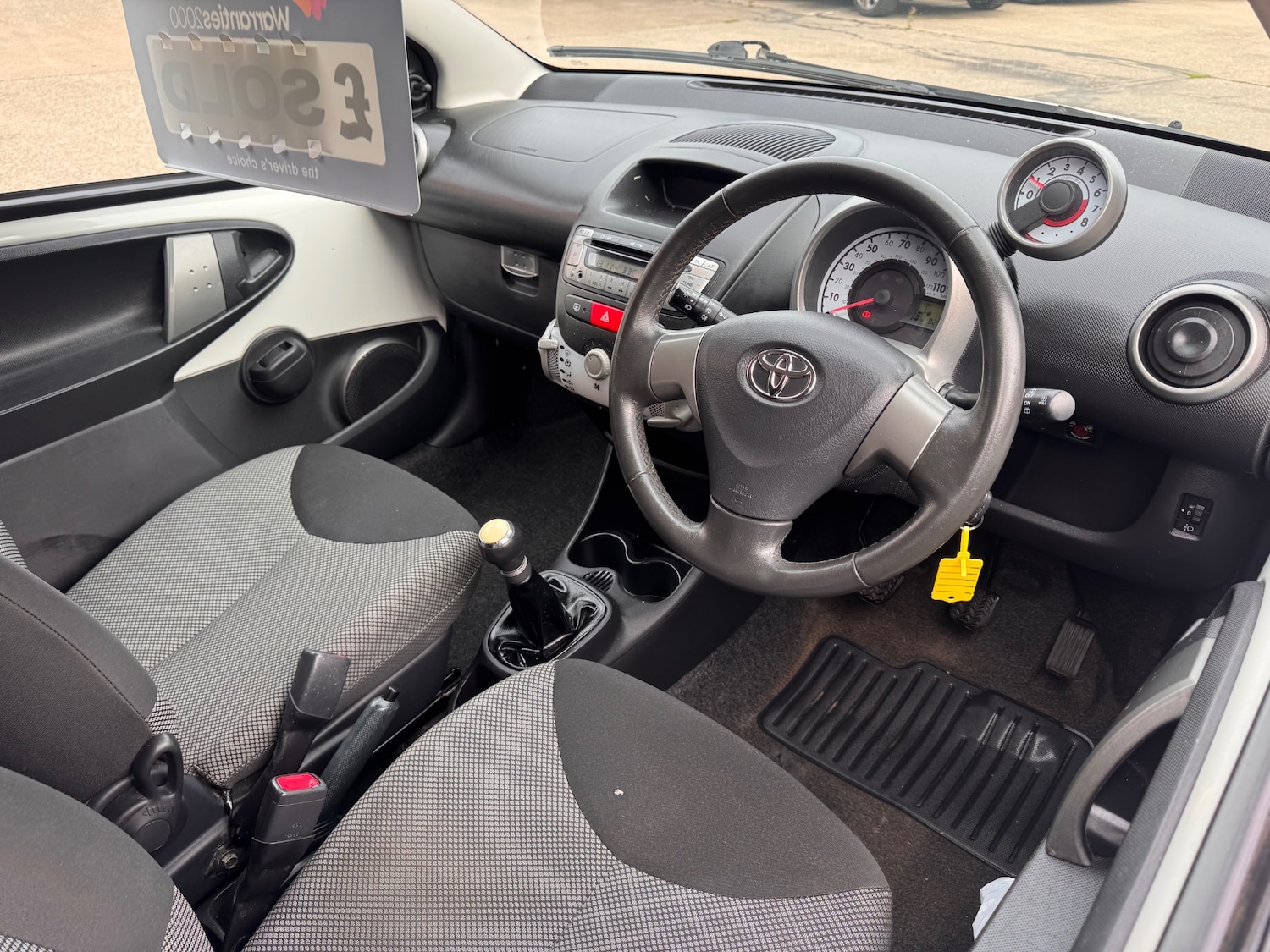 Used Toyota AYGO 2013 for sale - 76243945: Photo 11