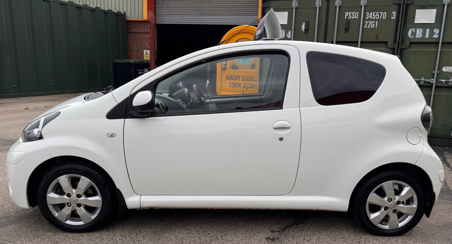 Used Toyota AYGO 2013 for sale - 76243945: Photo 4