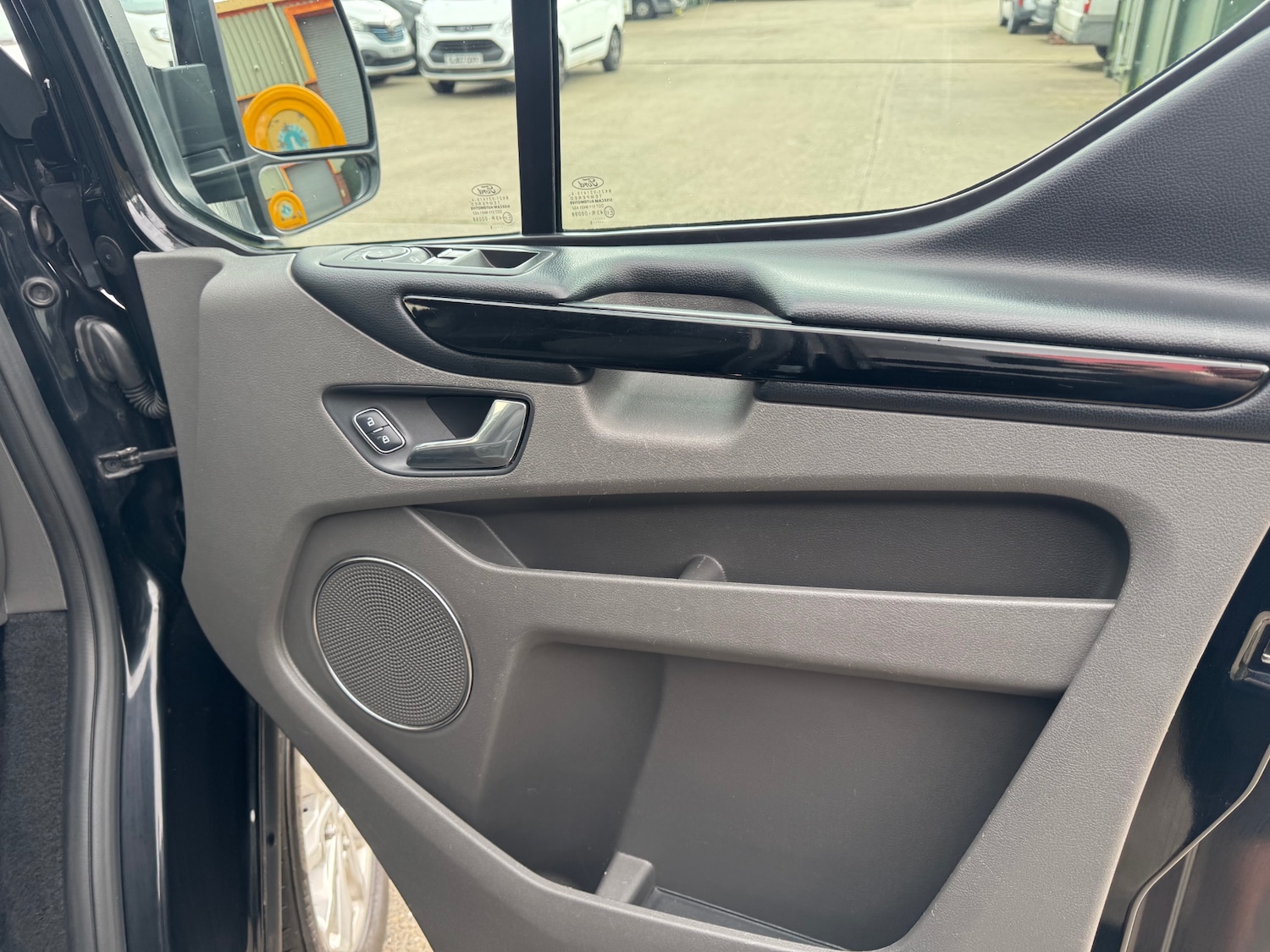 Used Ford Tourneo Custom 2018 for sale - 78123229: Photo 10