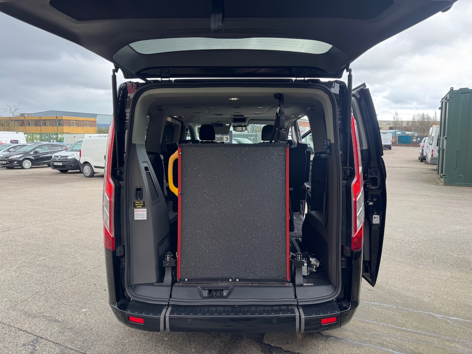 Used Ford Tourneo Custom 2018 for sale - 78123229: Photo 15