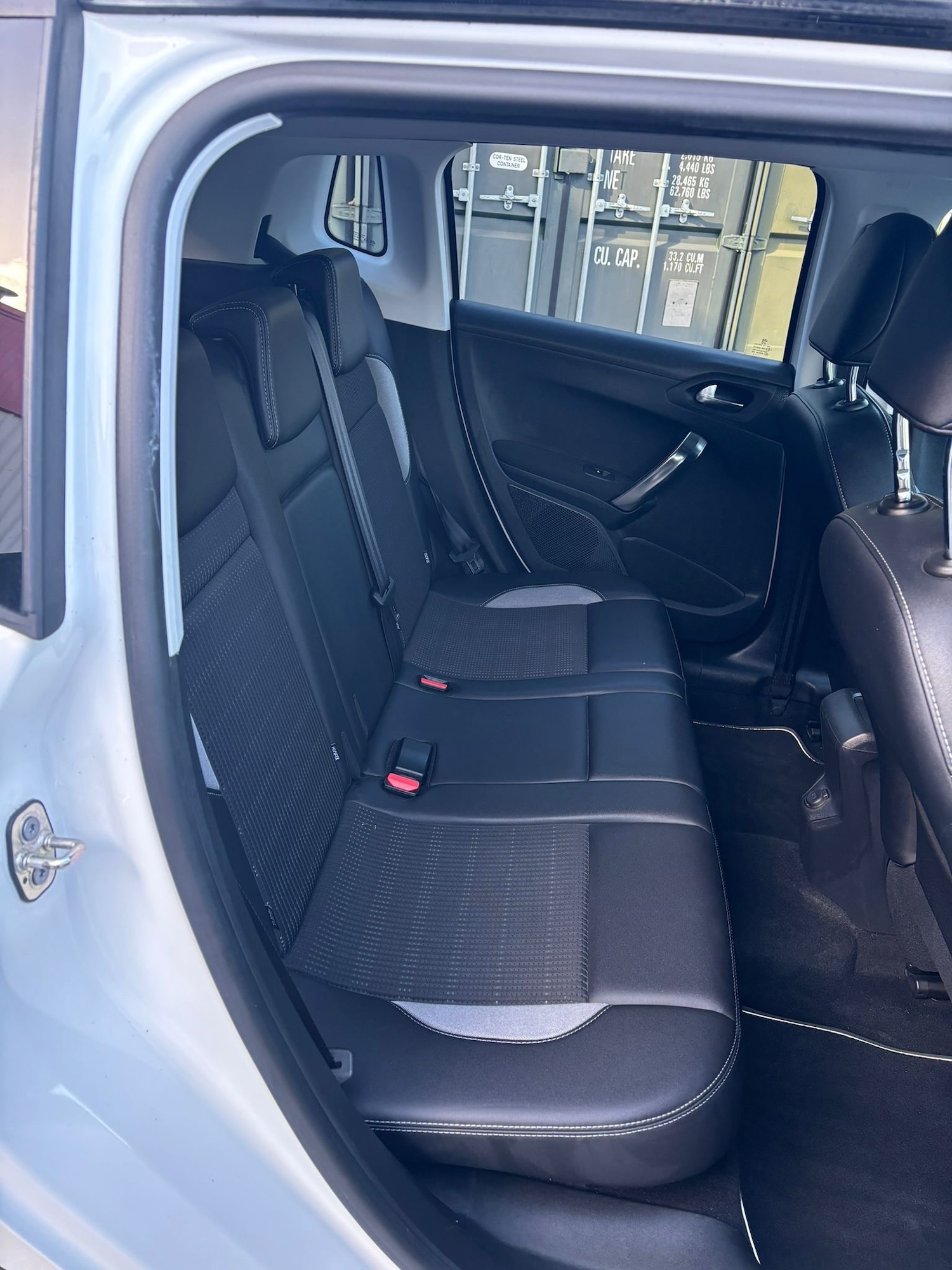 Used Peugeot 2008 2014 for sale - 76979345: Photo 11