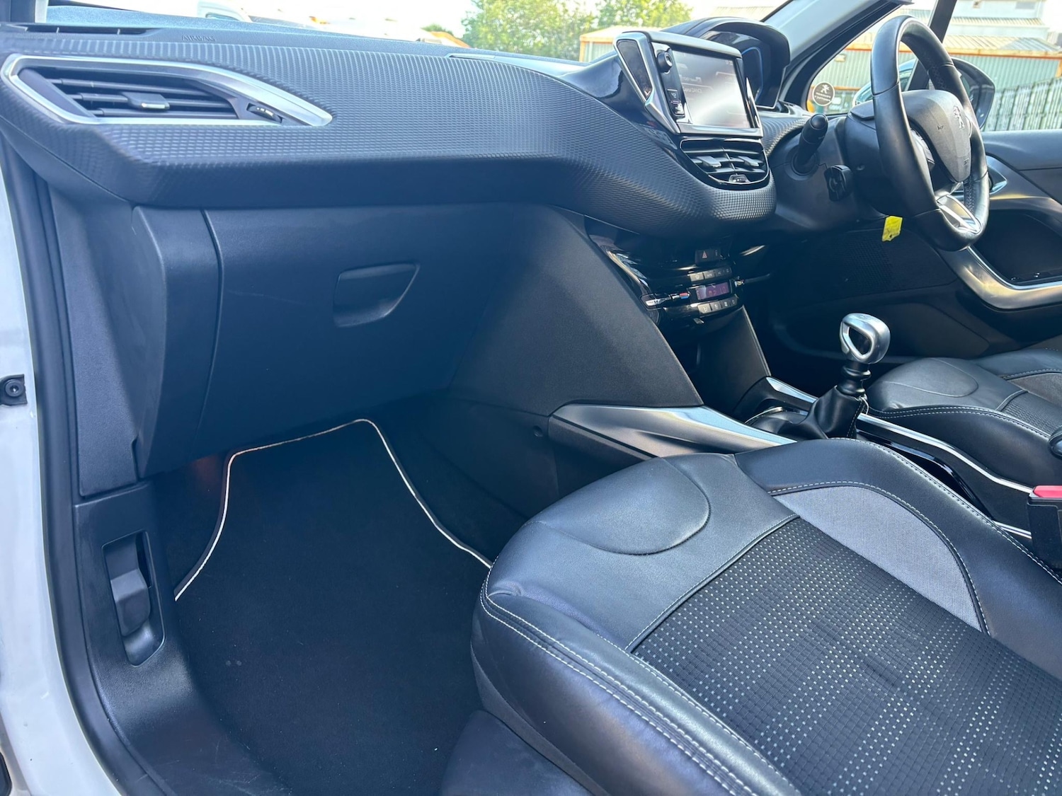 Used Peugeot 2008 2014 for sale - 76979345: Photo 15