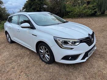 Used Renault Megane 2017 for sale - 79537119: Photo