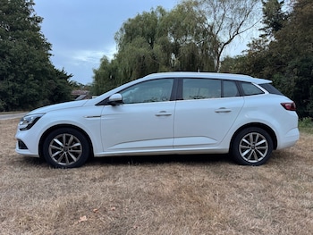 Used Renault Megane 2017 for sale - 79537119: Photo