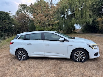 Used Renault Megane 2017 for sale - 79537119: Photo