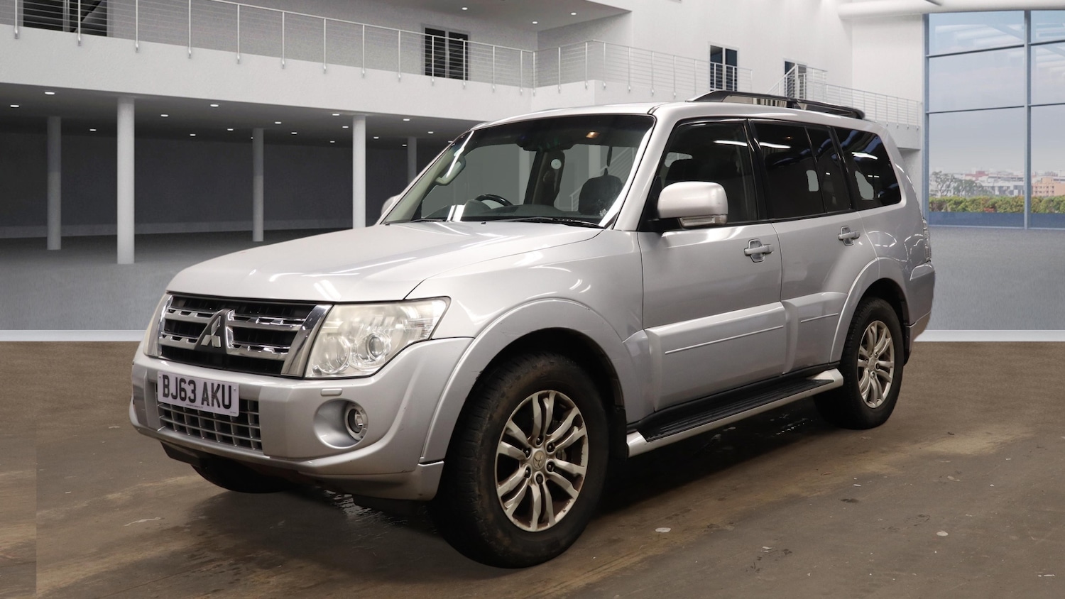 Used Mitsubishi Shogun 2013 for sale - 77564233: Photo 2