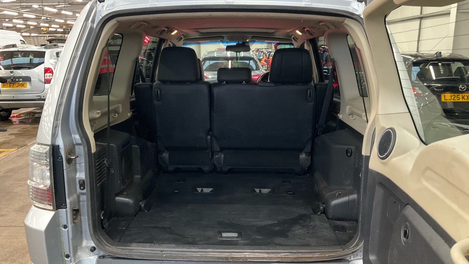 Used Mitsubishi Shogun 2013 for sale - 77564233: Photo 6