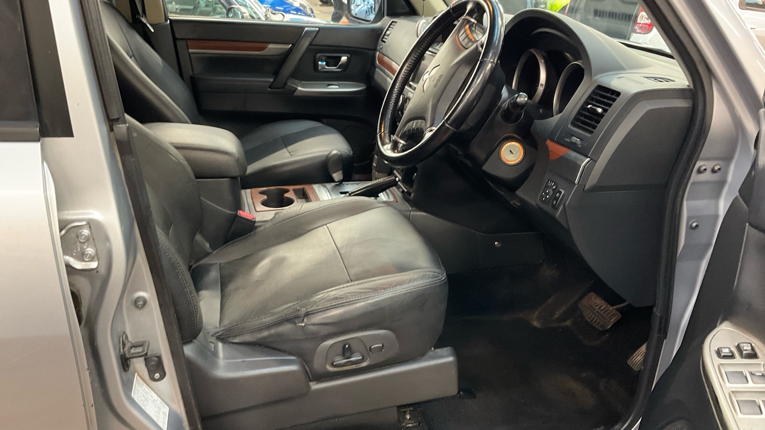 Used Mitsubishi Shogun 2013 for sale - 77564233: Photo 8