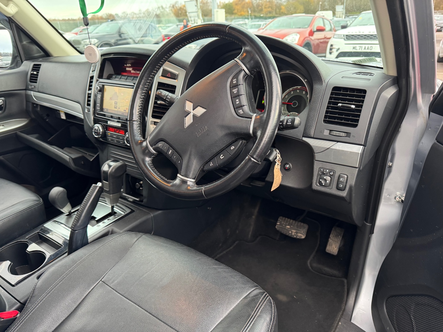 Used Mitsubishi Shogun 2015 for sale - 76845075: Photo 10