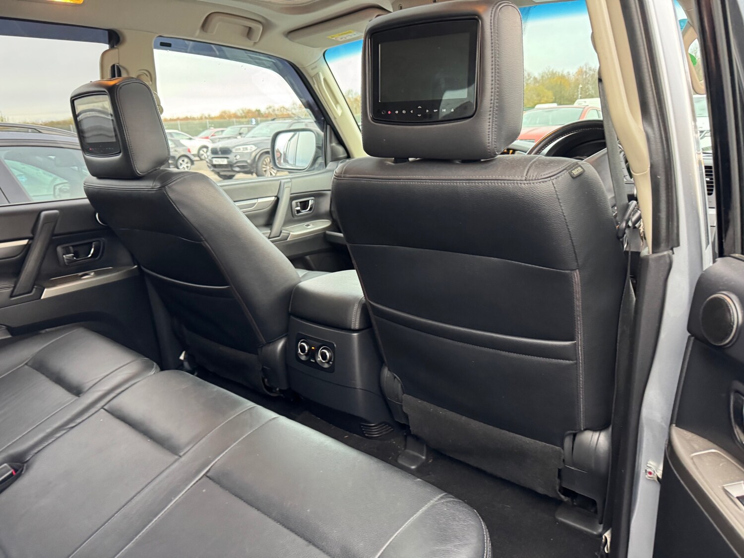 Used Mitsubishi Shogun 2015 for sale - 76845075: Photo 11