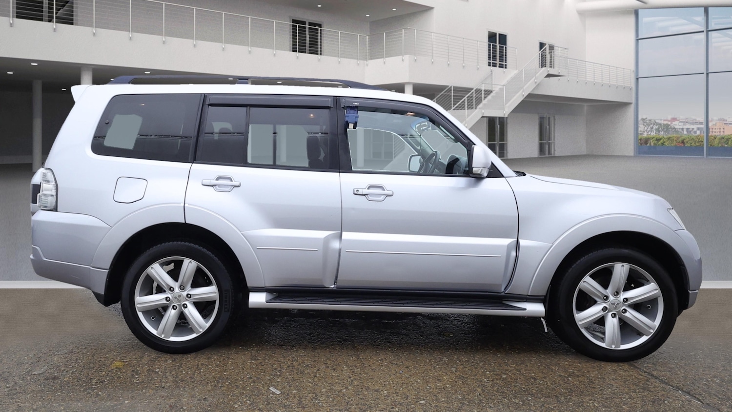 Used Mitsubishi Shogun 2015 for sale - 76845075: Photo 5