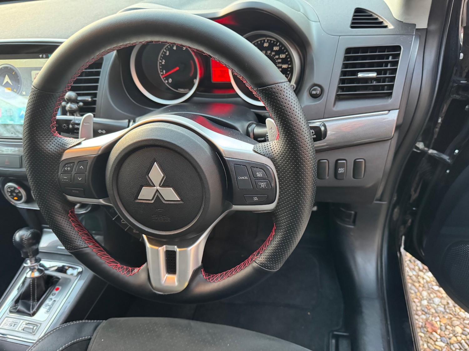 Used Mitsubishi Lancer 2010 for sale - 76638347: Photo 16