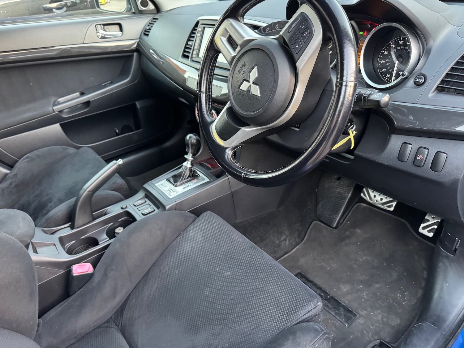 Used Mitsubishi Lancer 2010 for sale - 76171479: Photo 11